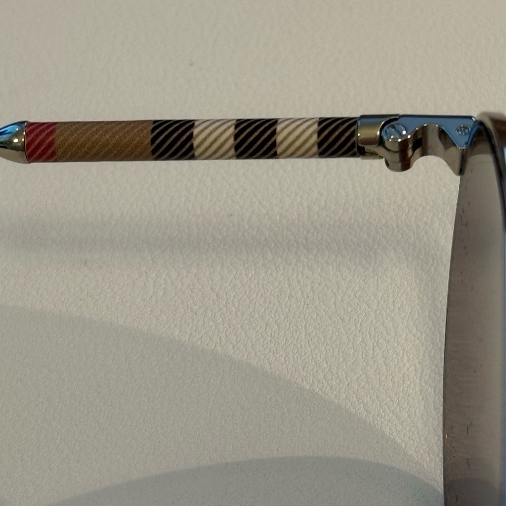 Burberry Sunglasses with Tortoise Shell Arms 140 … - image 3